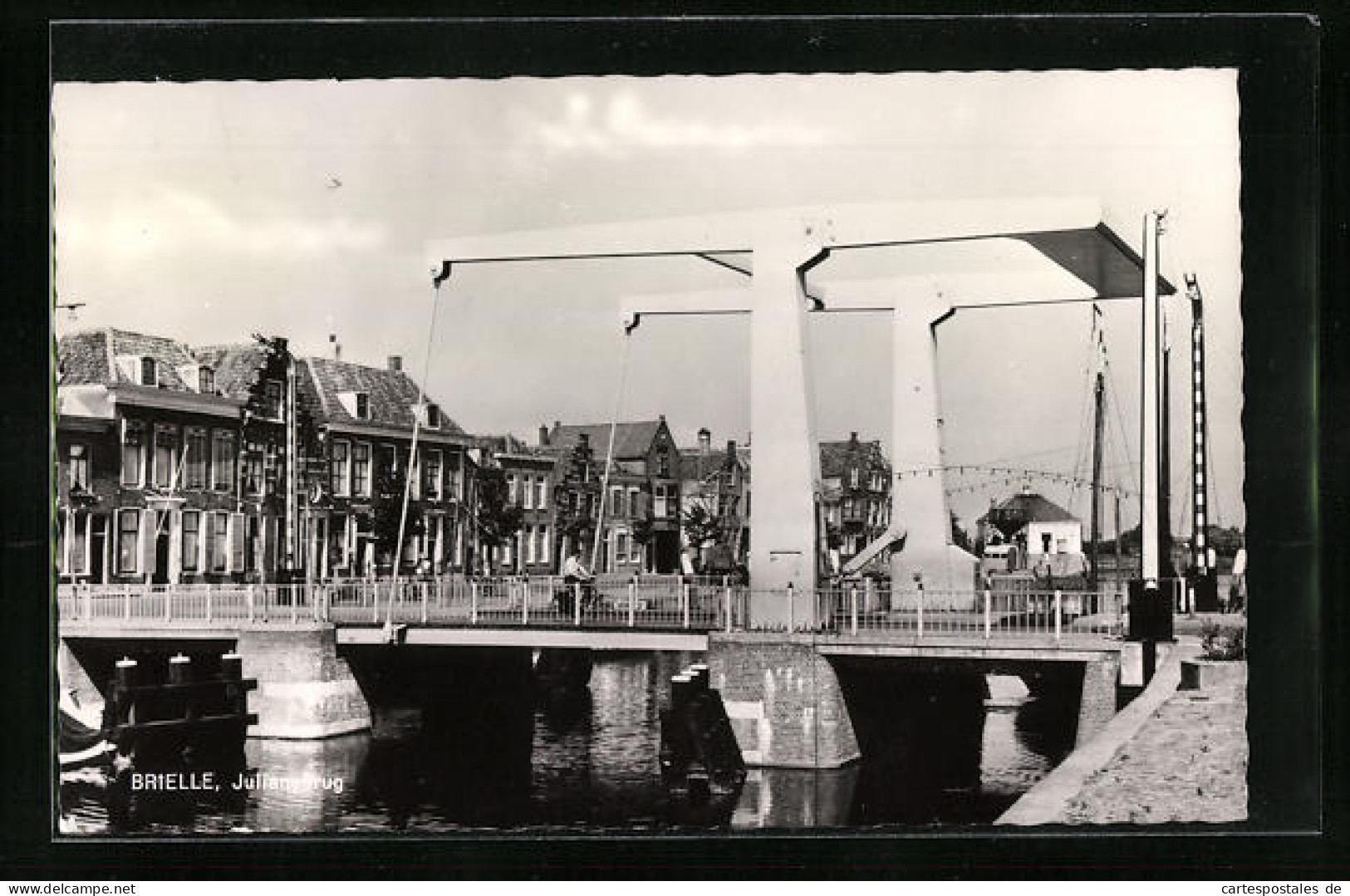 AK Brielle, Julianabrug