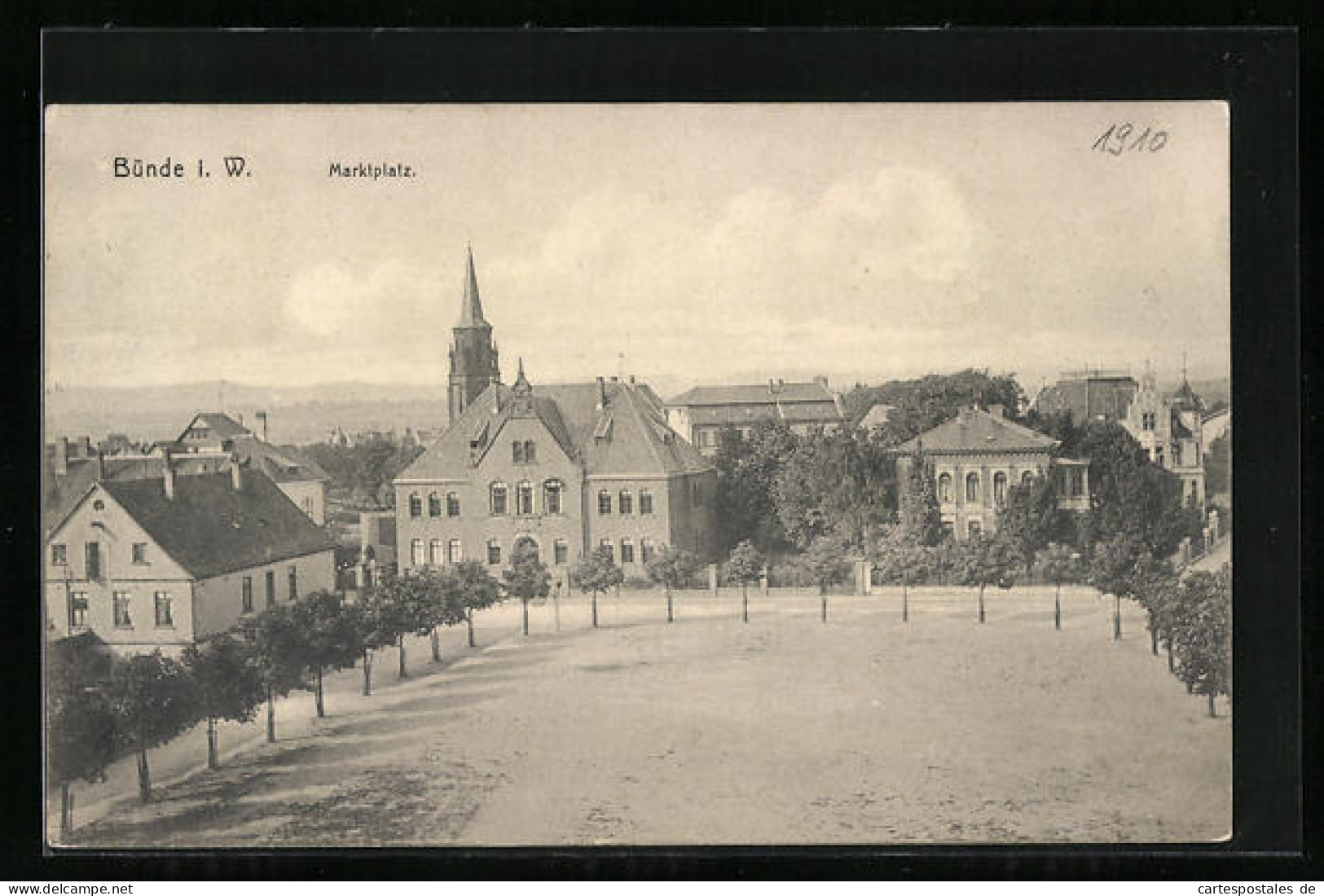 AK Bünde i. W., Marktplatz aus der Vogelschau