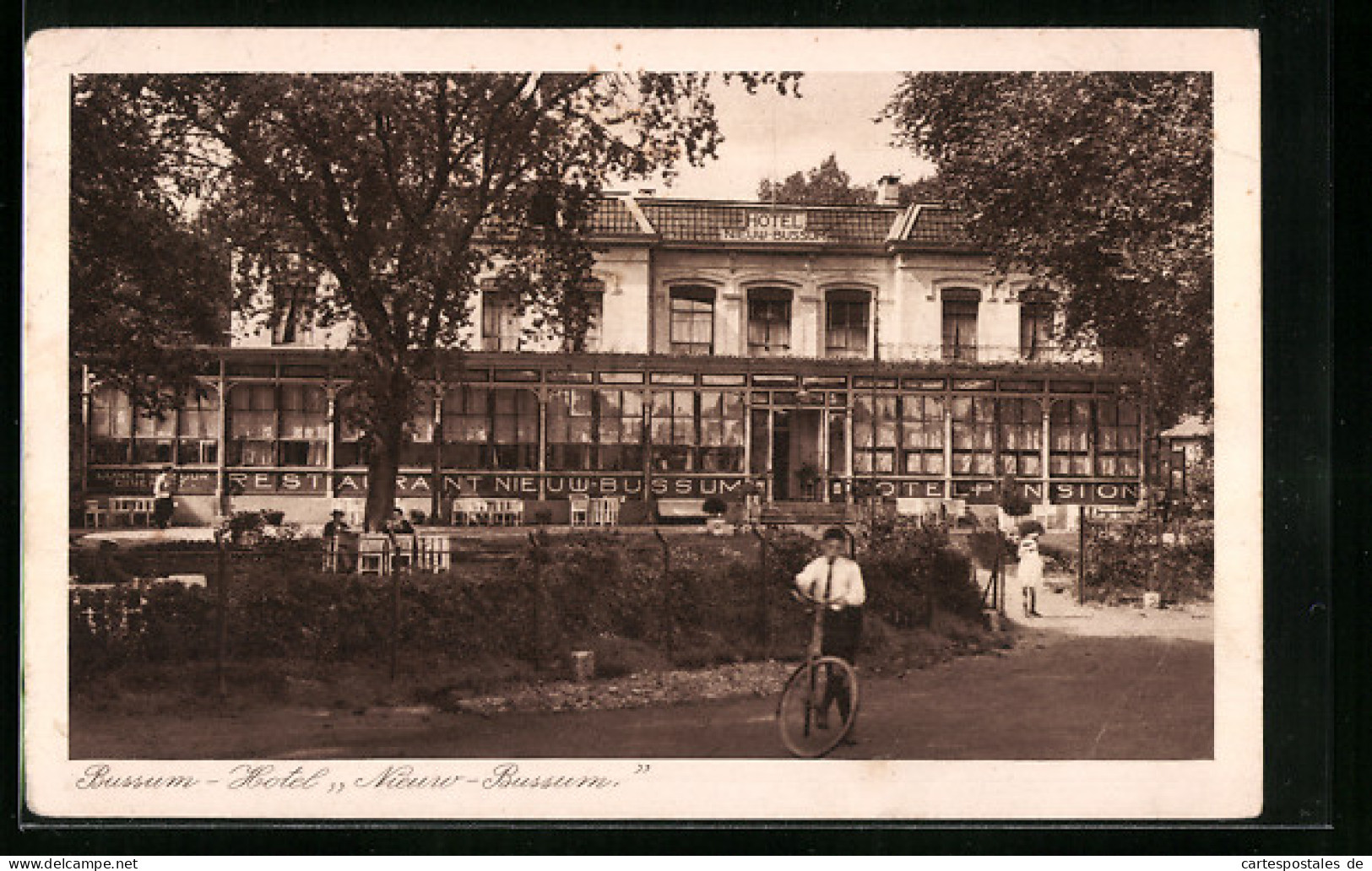 AK Bussum, Hotel Nieuw-Bussum