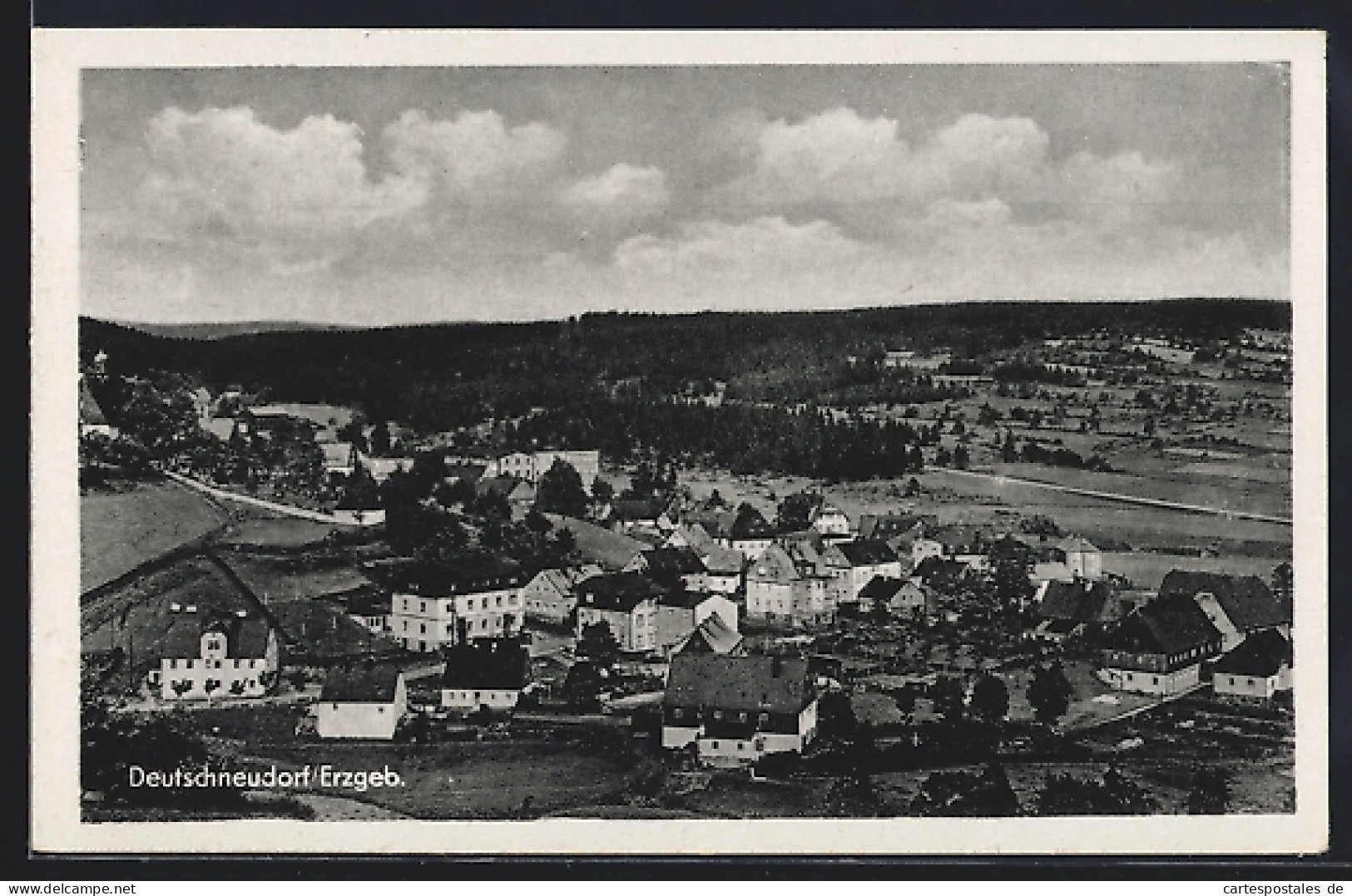 AK Deutschneudorf /Erzgeb., Ortsansicht aus der Vogelschau