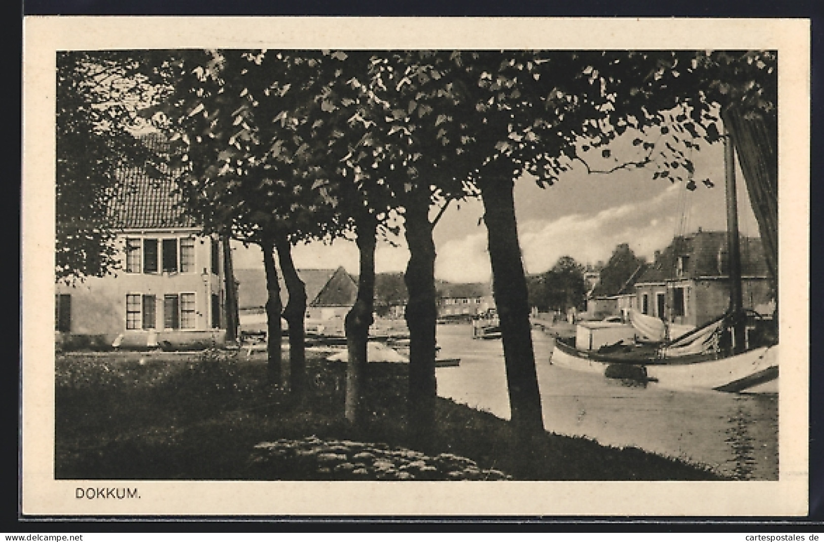 AK Dokkum, Ortspartie mit Kanal und Booten