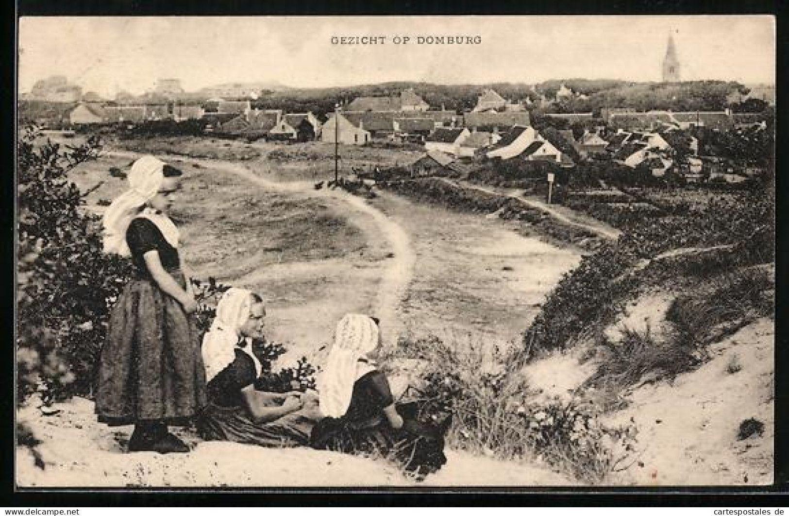AK Domburg, Gezicht op Domburg, Meisjes