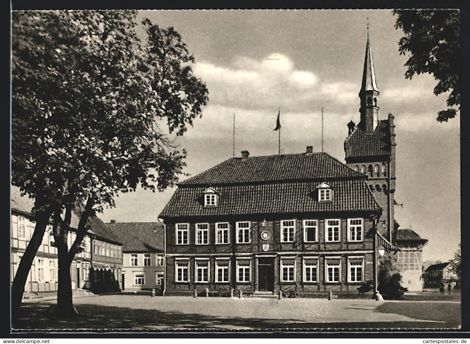 AK Dömitz, Rathaus mit Stadtplatz