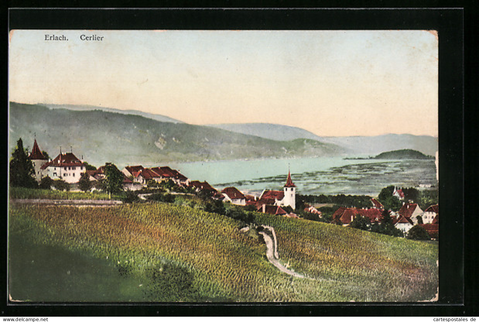 AK Erlach, Cerlier, Ortspartie mit Kirche