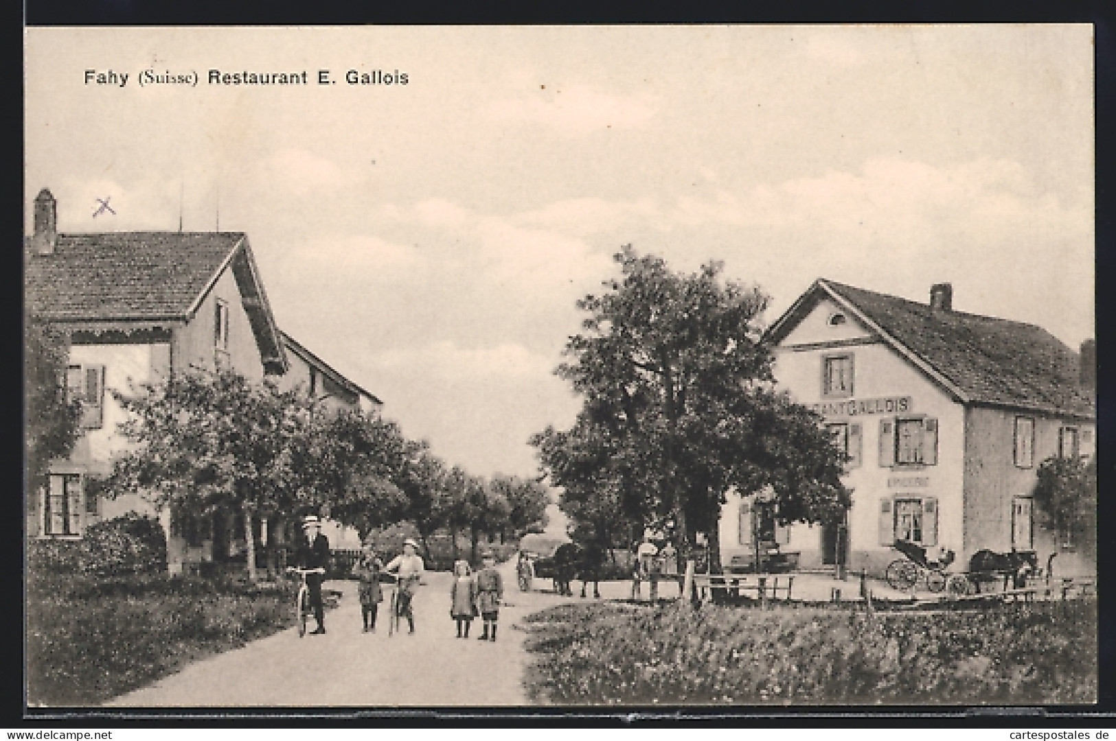 AK Fahy, Restaurant E. Gallois, Fahrradfahrer auf der Strasse