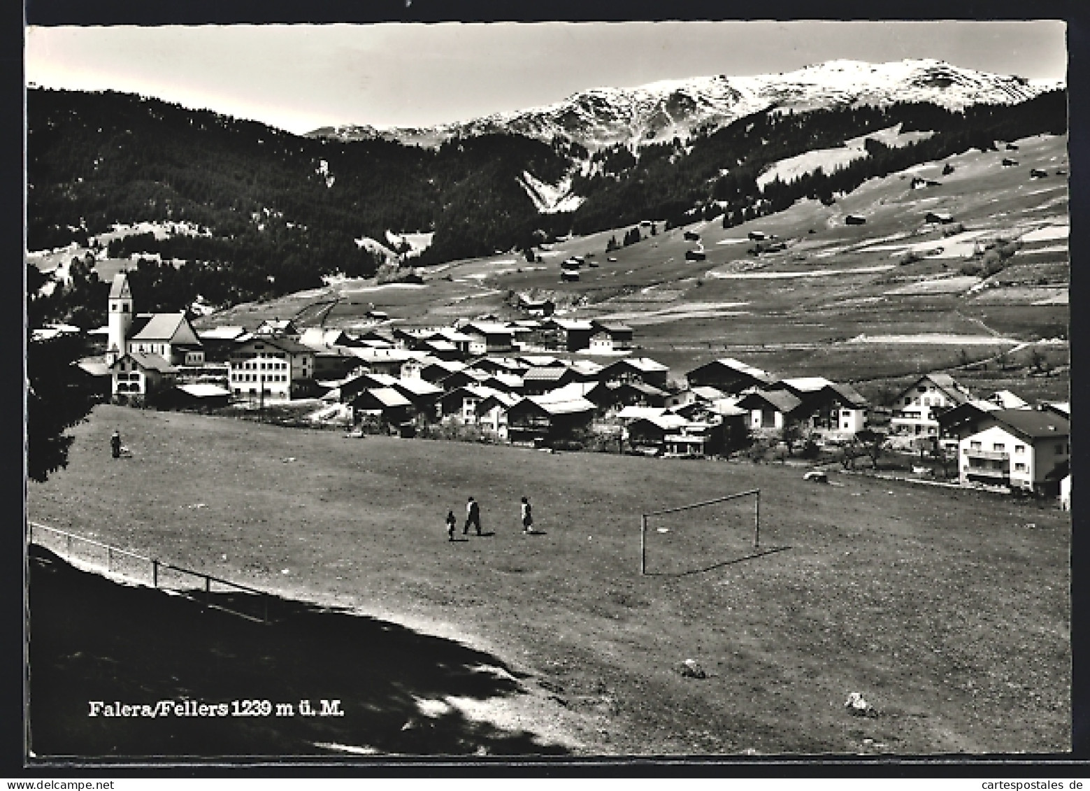 AK Falera, Ortsansicht mit Bergpanorama