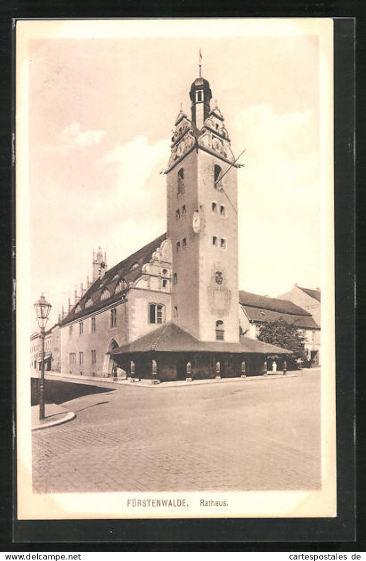 AK Fürstenwalde, Rathaus an Strassenkreuzung
