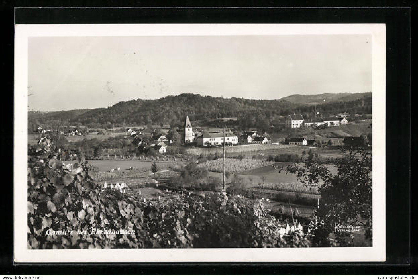 AK Gamlitz bei Ehrenhausen, Gesamtansicht mit Kirchturm