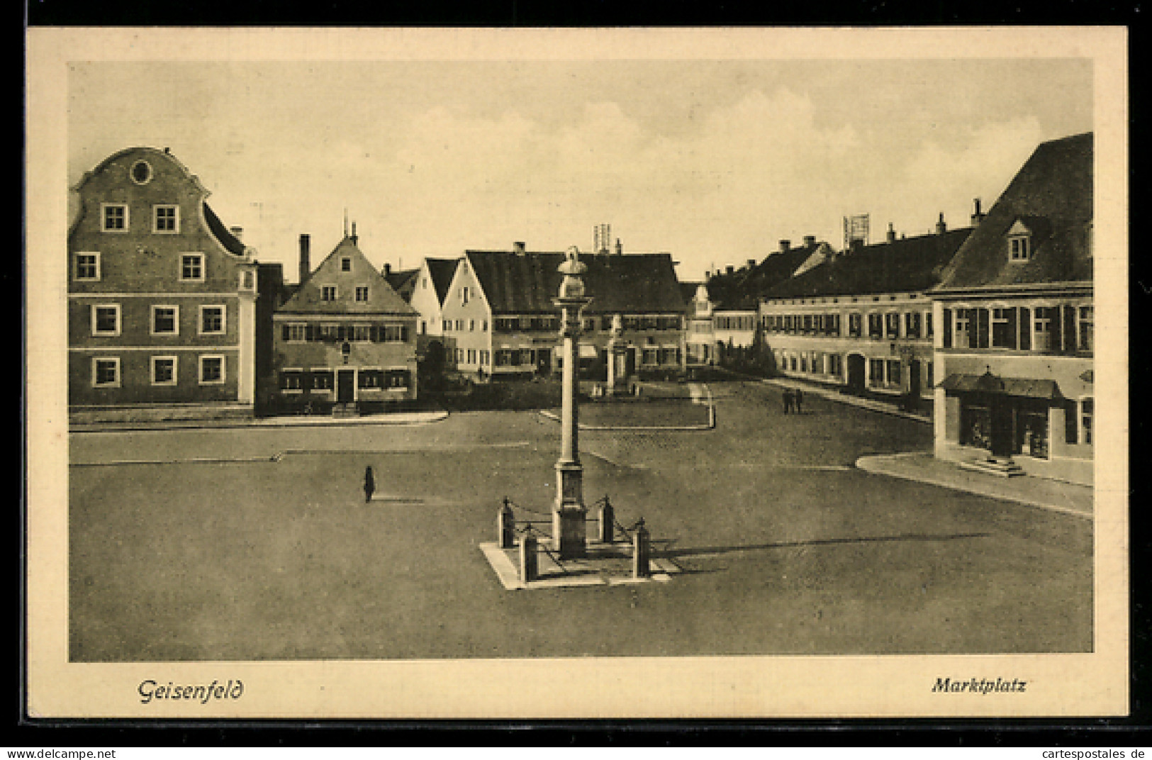 AK Geisenfeld, Marktplatz mit Denkmal