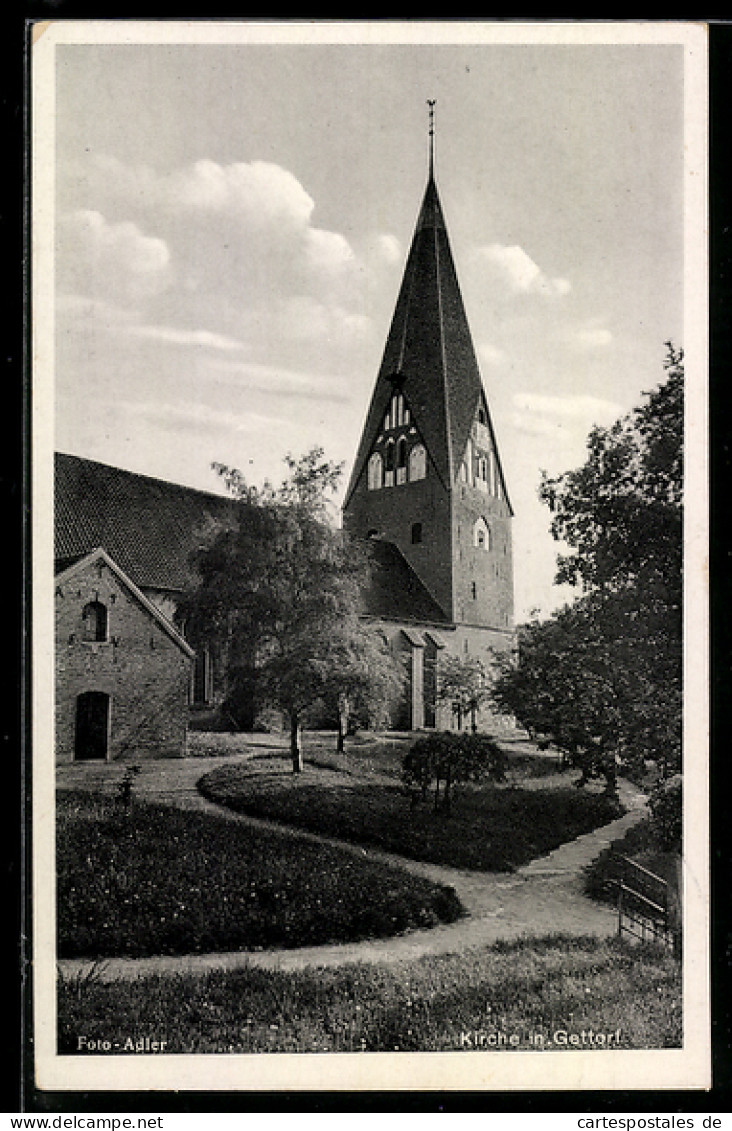 AK Gettorf, Blick auf die Kirche mit Anlagen im Vordergrund