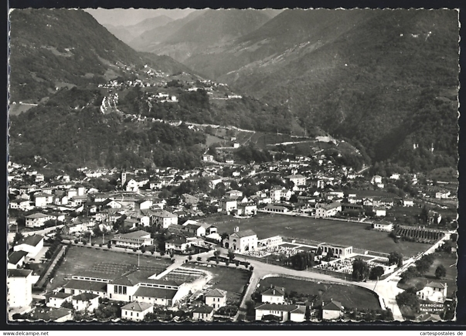 AK Giubiasco, Teilansicht, Fliegeraufnahme