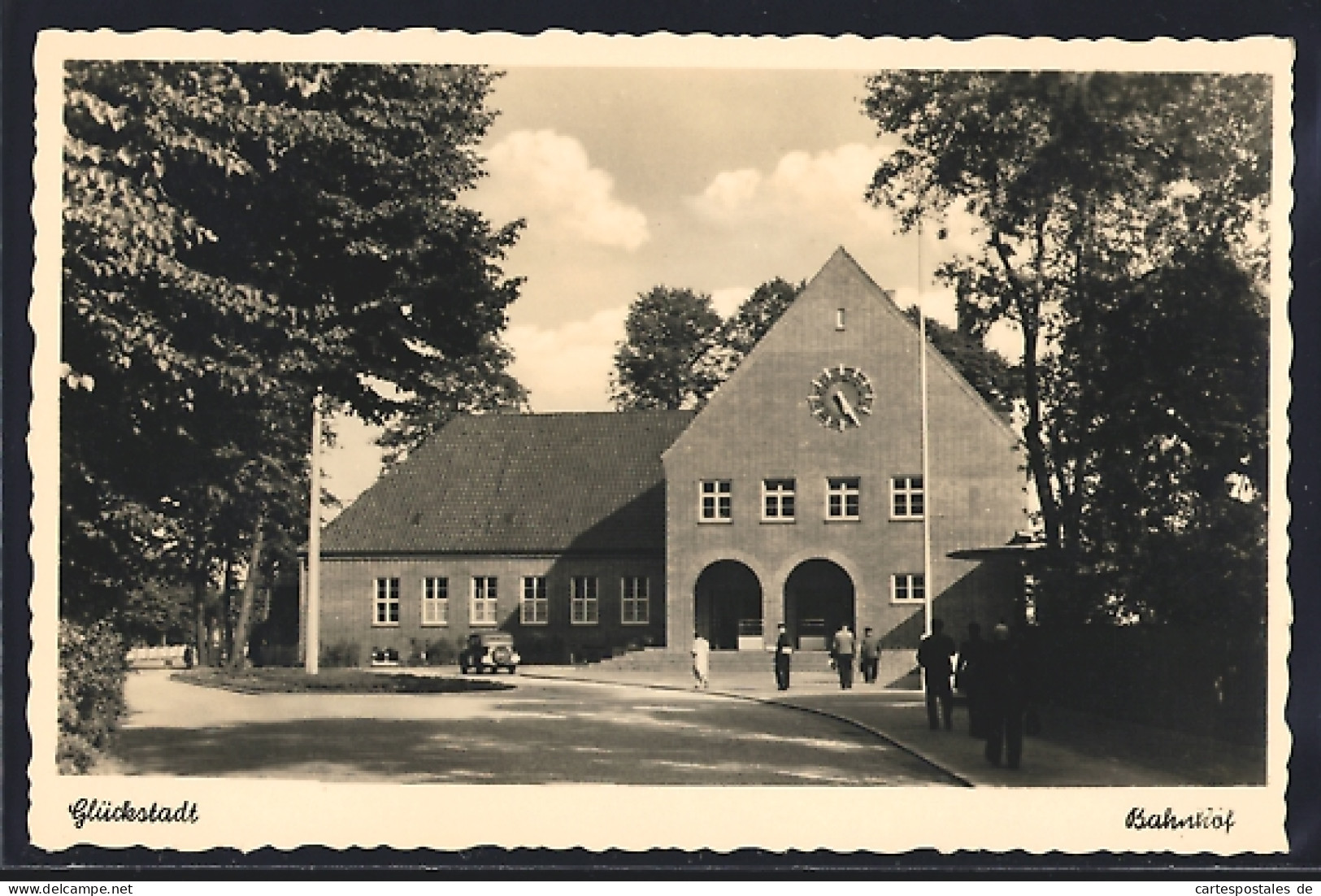 AK Glückstadt, Bahnhof mit Strasse
