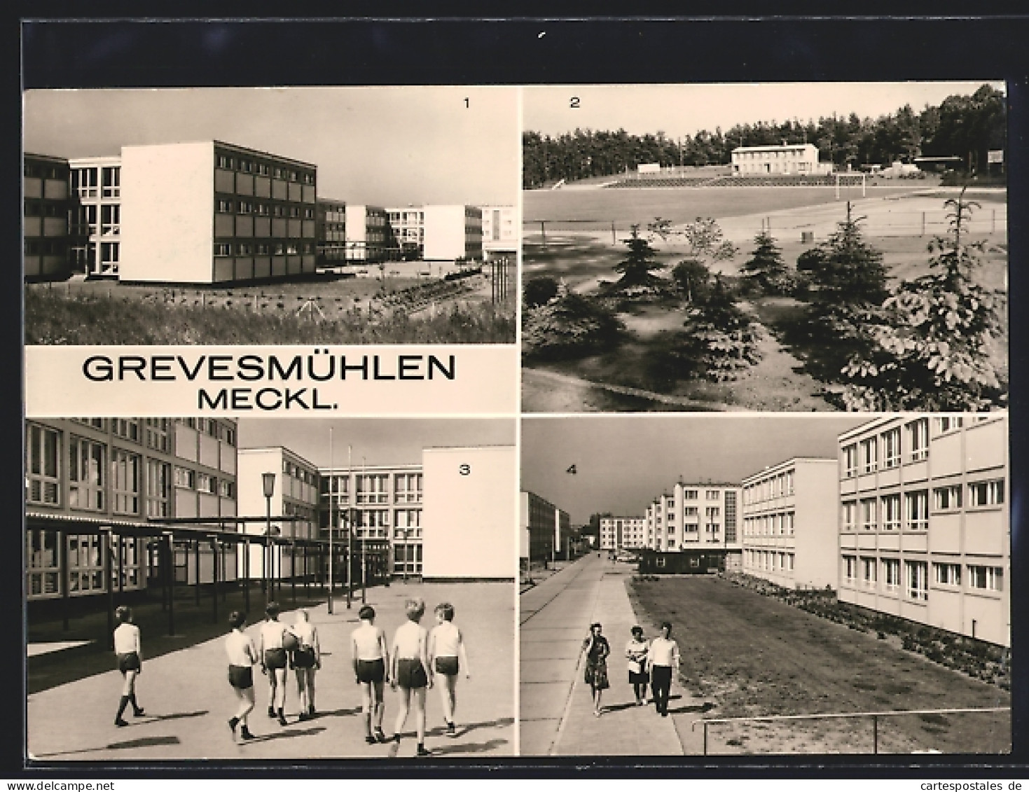 AK Grevesmühlen / Meckl., Polytechnische Oberschule, Sportplatz, Neubauten am Wilhelm Pieck Ring