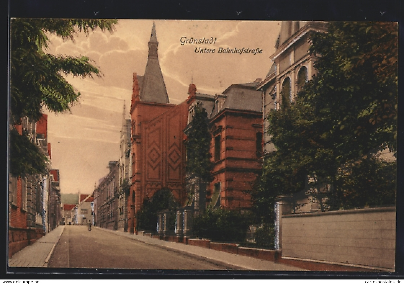AK Grünstadt, Untere Bahnhofstrasse mit Kirche