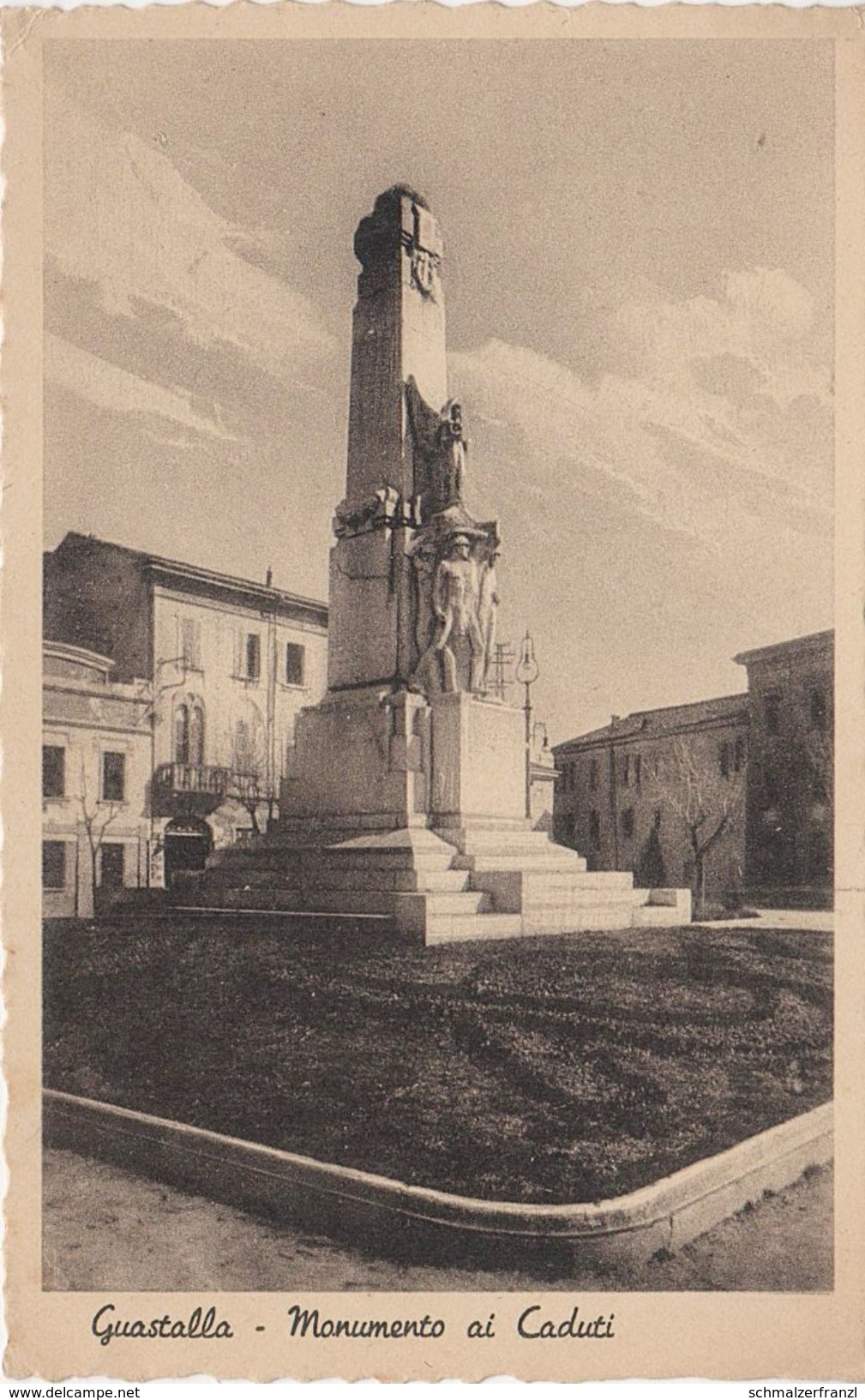 AK Guastalla Monumento ai Caduti a Reggio nell' Emilia Carpi Parma Luzzara Suzzara Romagna Italia Italie Italy Italien