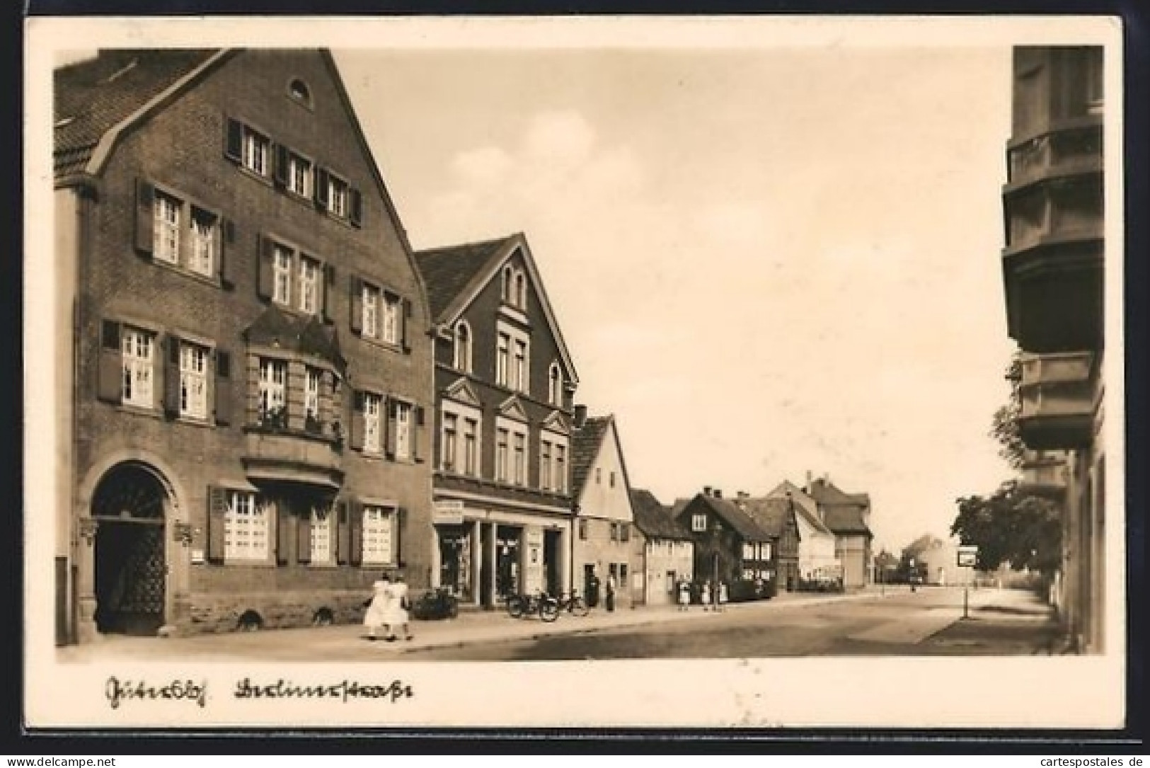 AK Gütersloh, Berlinerstrasse mit Geschäft