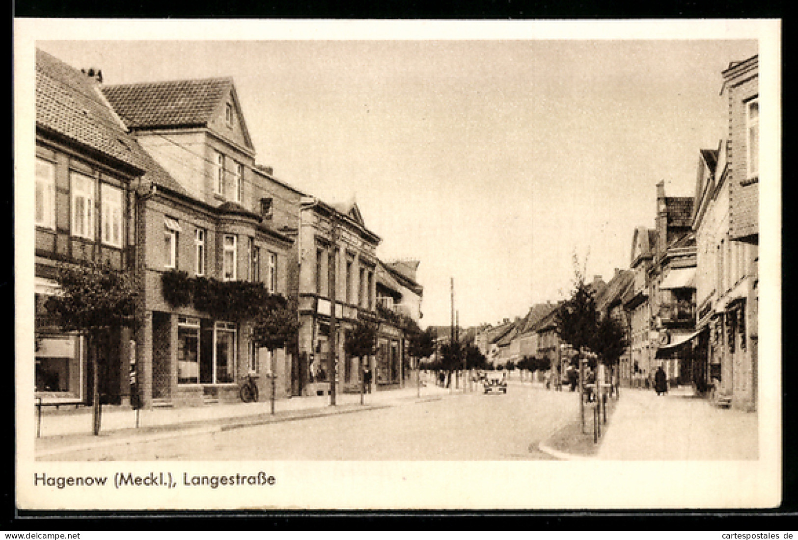 AK Hagenow /Meckl., Langestrasse mit Passanten