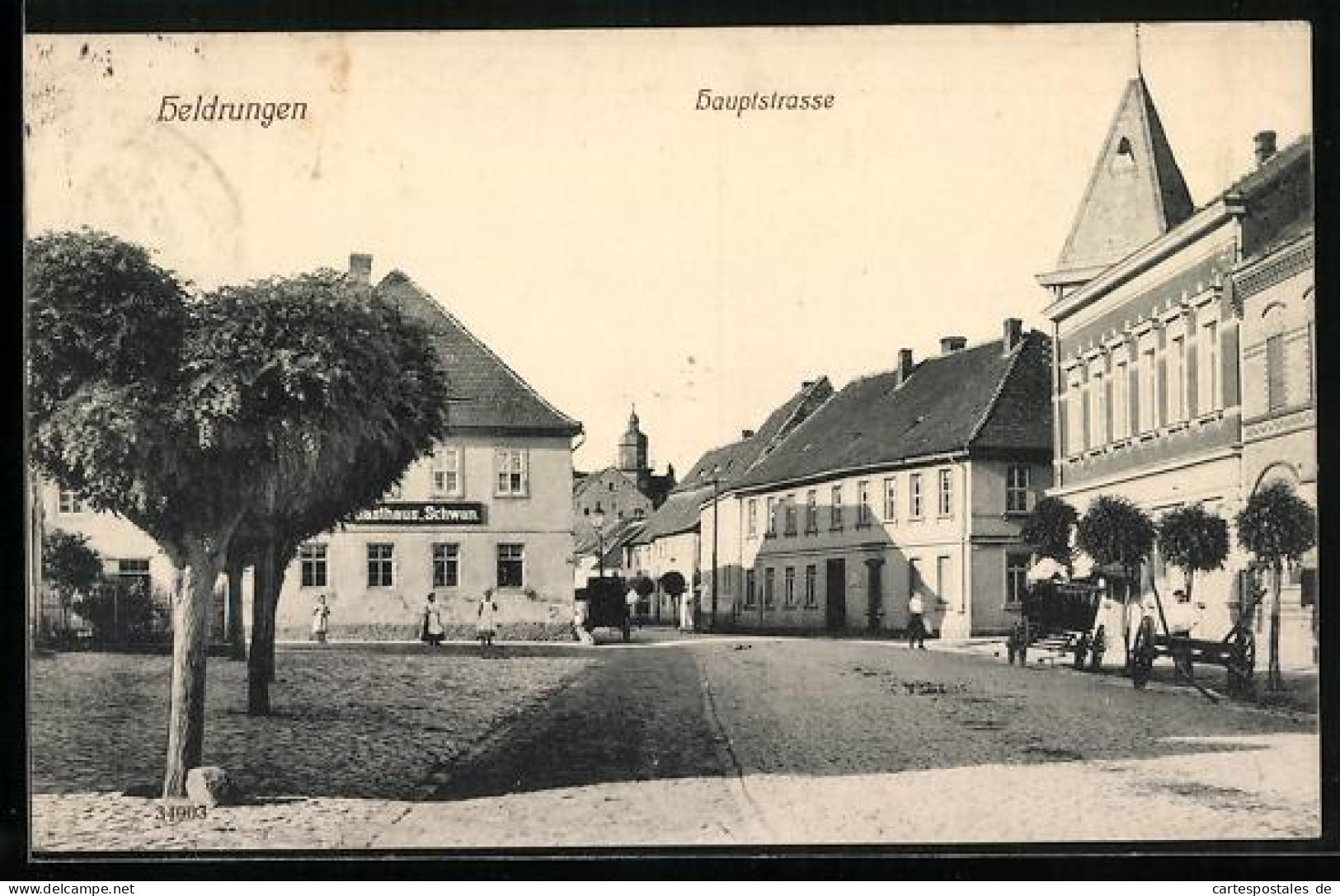 AK Heldrungen, Hauptstrasse mit Gasthaus zum Schwan