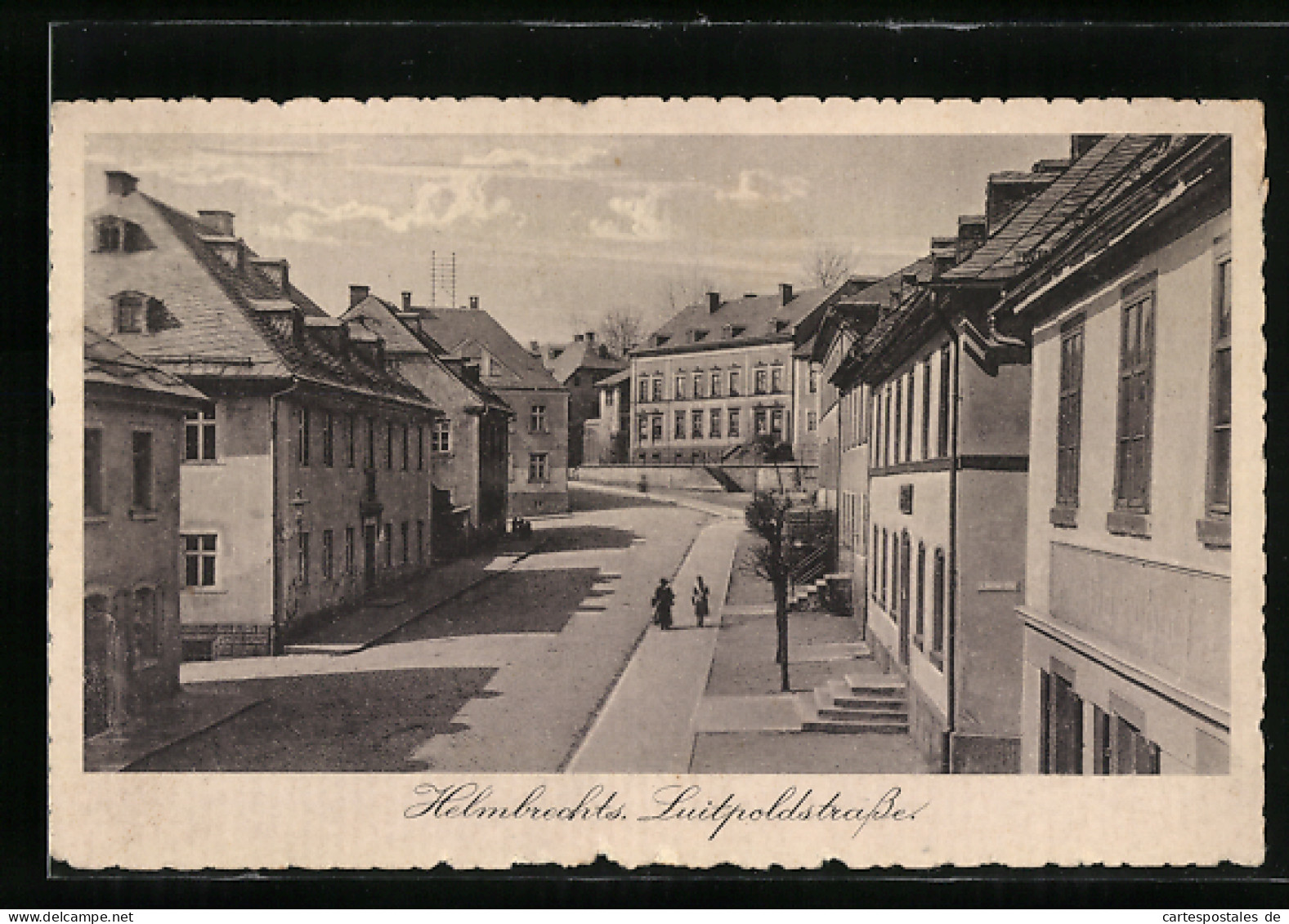 AK Helmbrechts, Luitpoldstrasse mit Passanten