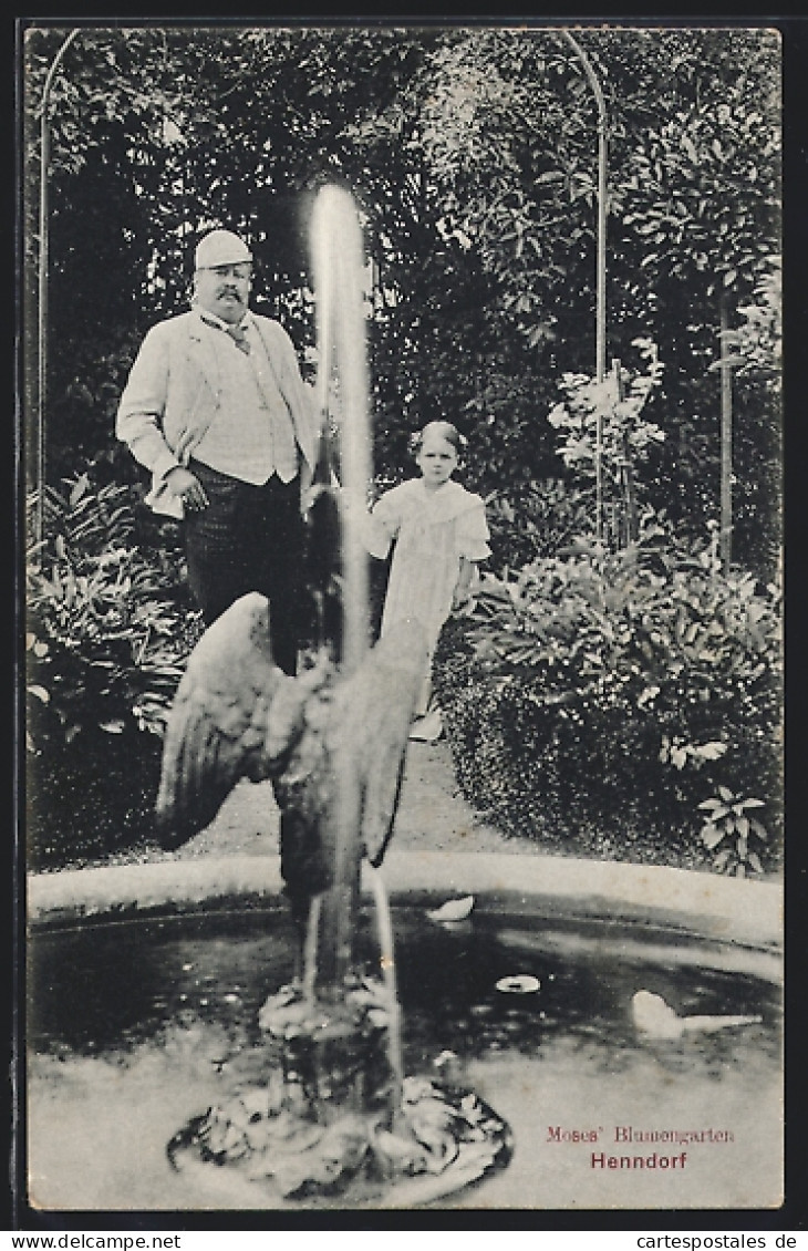 AK Henndorf am Wallersee, Moses Blumengarten, Mann mit Kind am Springbrunnen