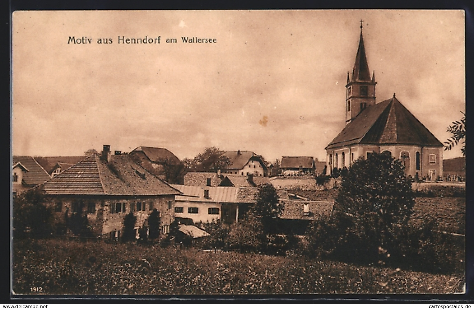 AK Henndorf am Wallersee, Teilansicht mit Kirchblick