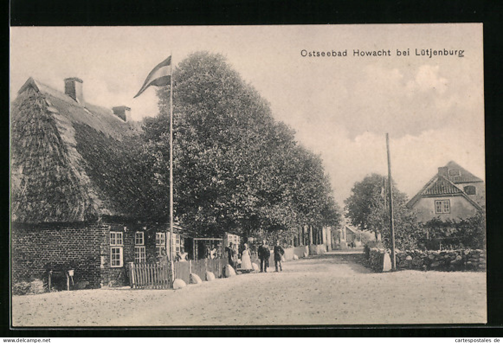 AK Howacht /Ostsee bei Lütjenburg, Strassenpartie mit Gasthof
