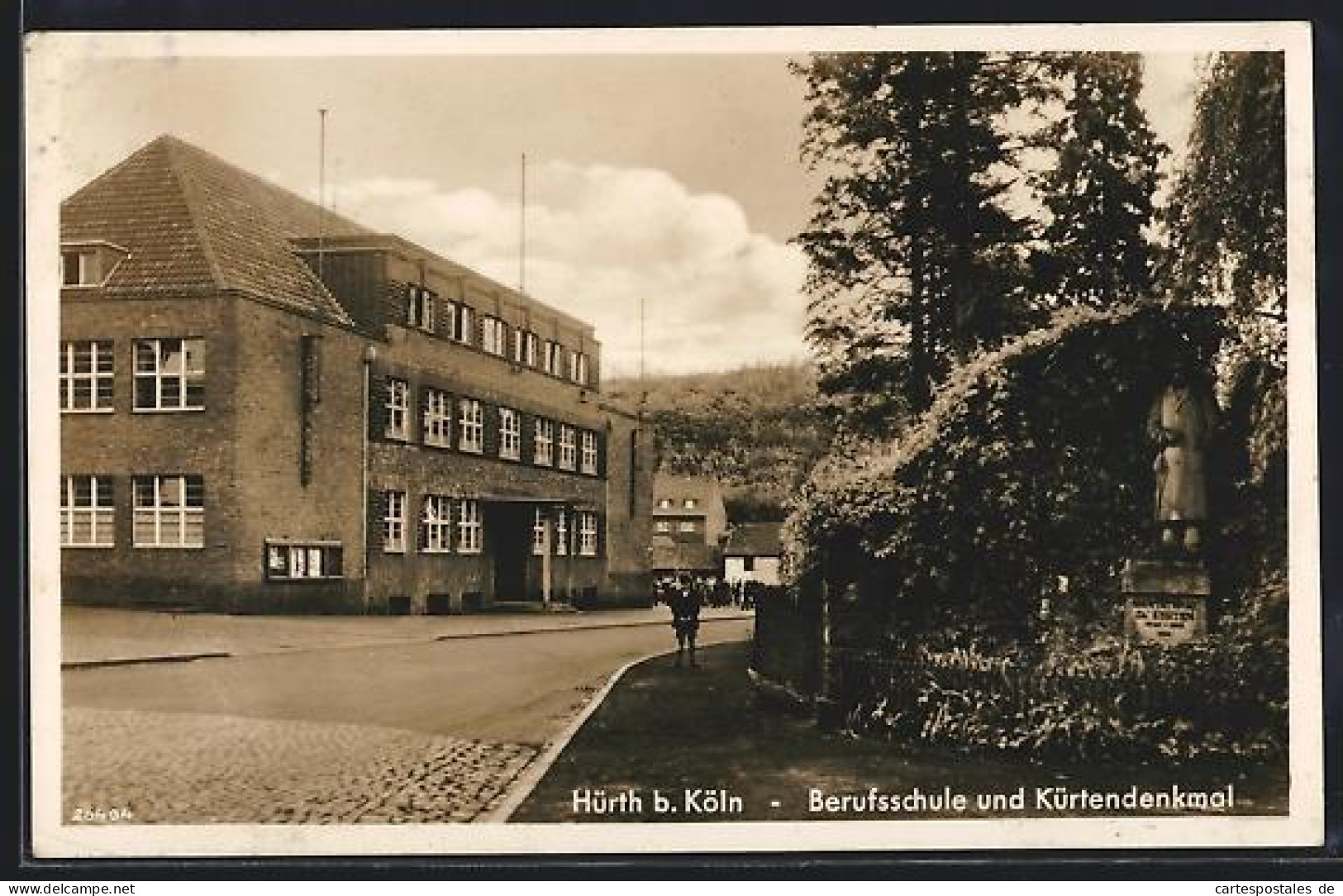 AK Hürth b. Köln, Berufsschule, Kürtendenkmal