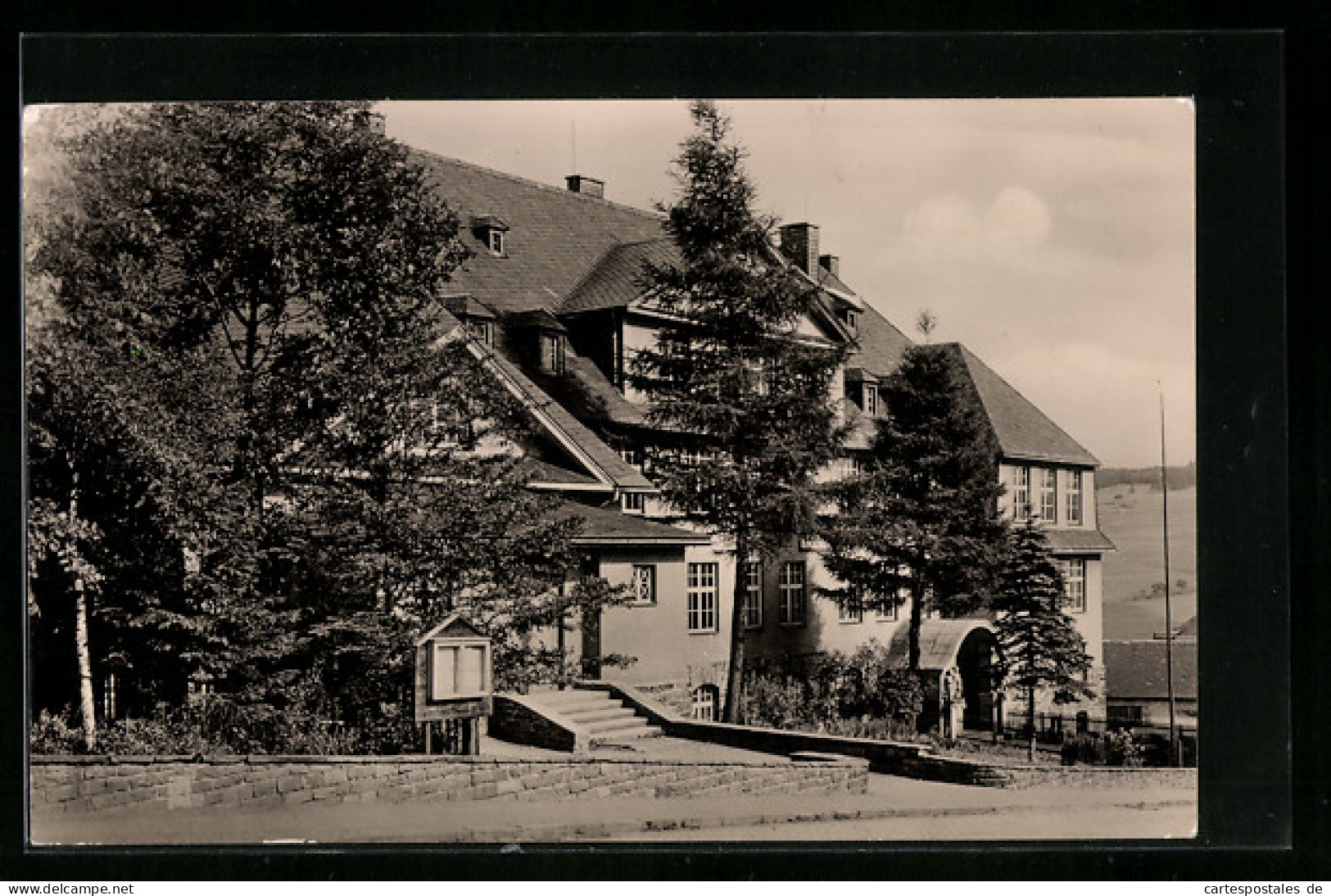 AK Jöhstadt /Erzgeb., Schule im Sonnenschein