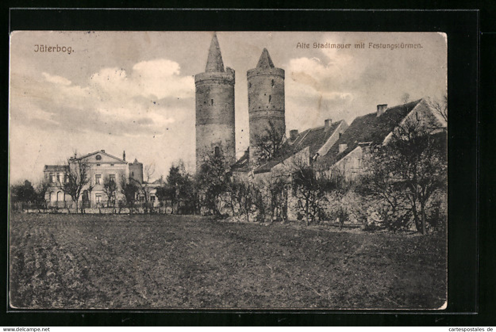 AK Jüterbog, alte Stadtmauer mit Festungstürmen