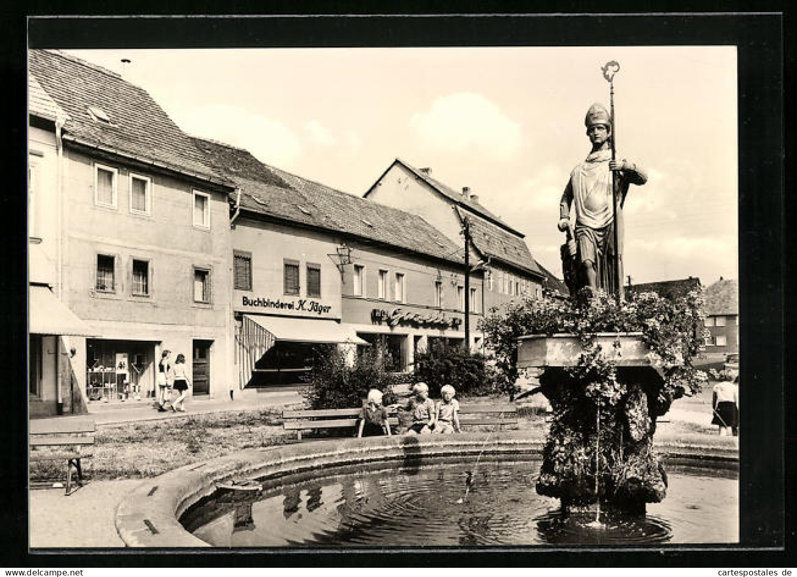 AK Kölleda /Kr. Sömmerda, Wipertusbrunnen am Markt