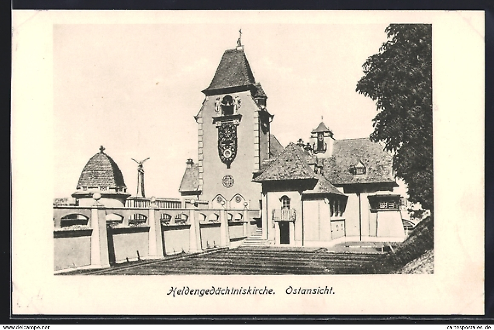AK Korneuburg, Heldenfriedhof, Heldengedächtniskirche, Ostansicht