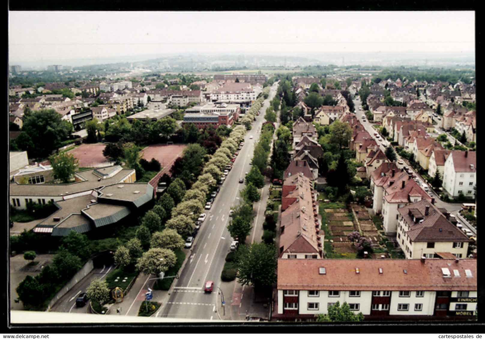 AK Kornwestheim, Strassenpartie mit Möbelhaus