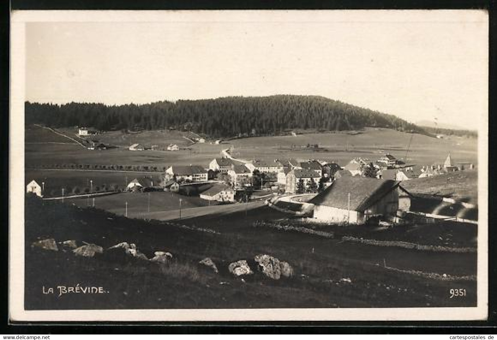 AK La Brévine, Teilansicht mit Strassenpartie