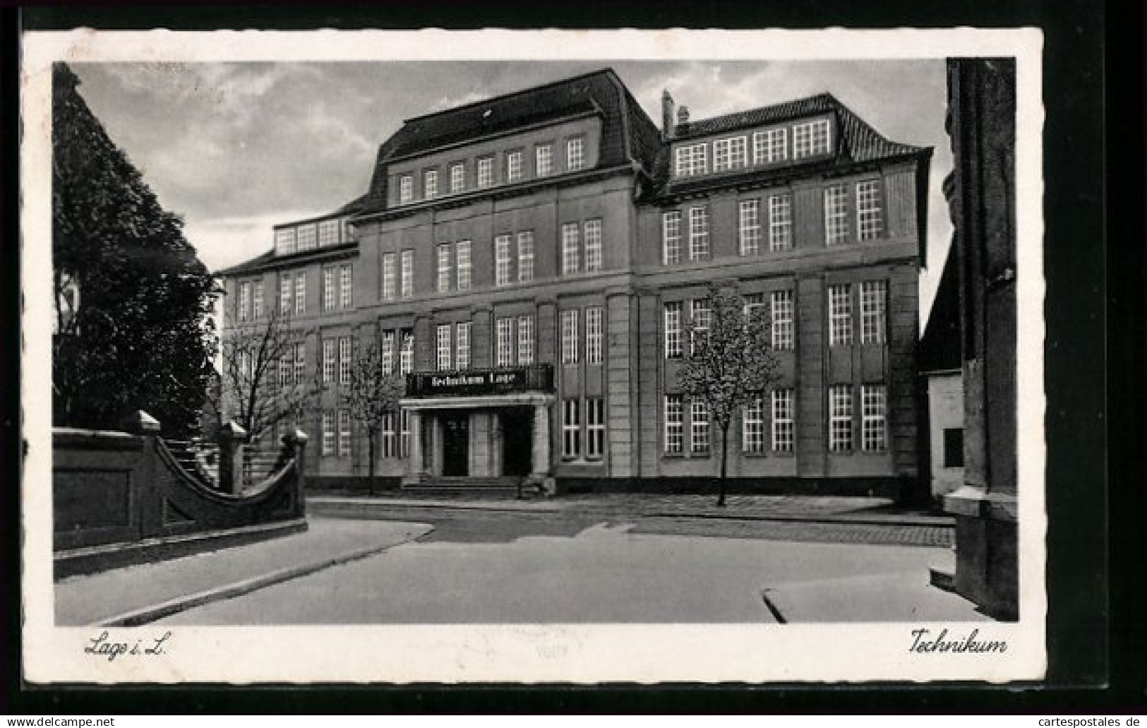 AK Lage, Strassenansicht mit Technikum