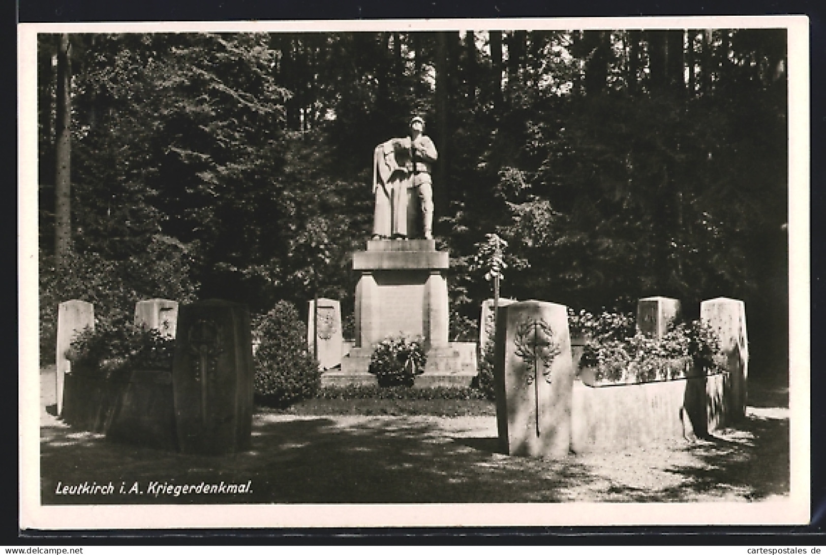 AK Leutkirch, Partie am Kriegerdenkmal