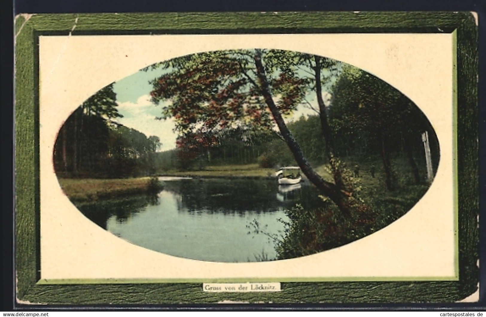 AK Löcknitz / Pommern, Flusspartie mit Boot im Holzrahmen-Passepartout