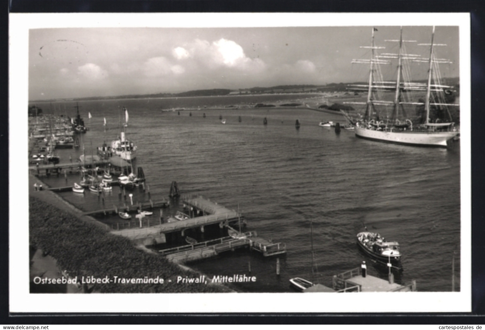 AK Lübeck-Travemünde, Priwall, Mittelfähre, Hafen, Segelschiffe aus der Vogelschau