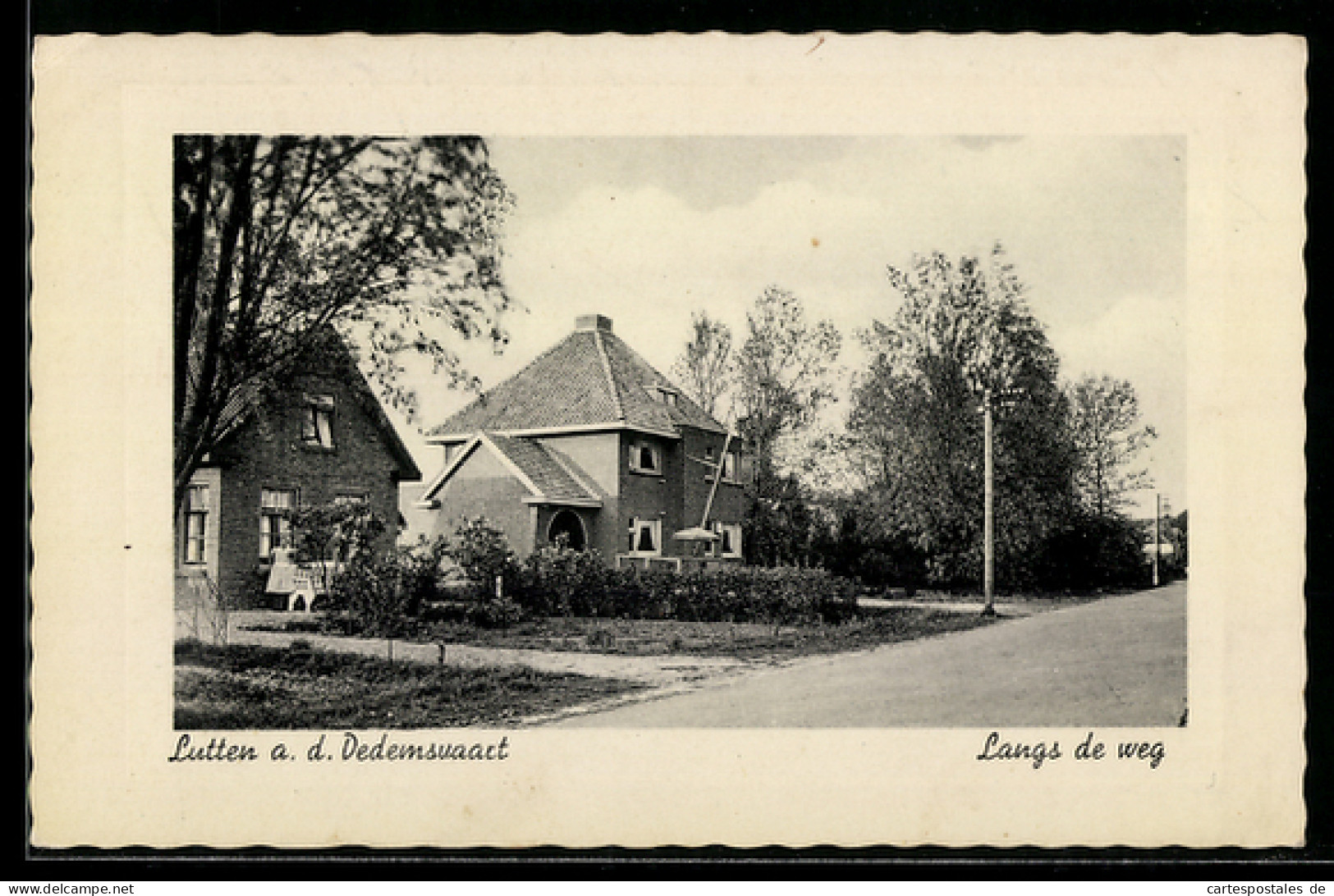 AK Lutten a. d. Dedemsvaart, Langs de weg