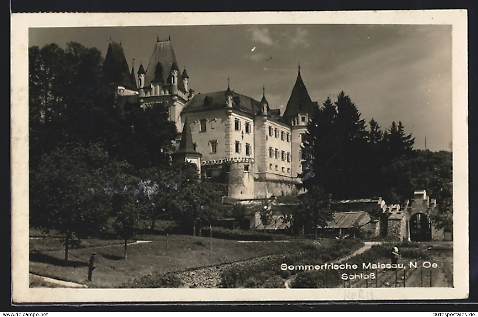 AK Maissau /N. Oe., Schloss mit Anlagen und Toreingang