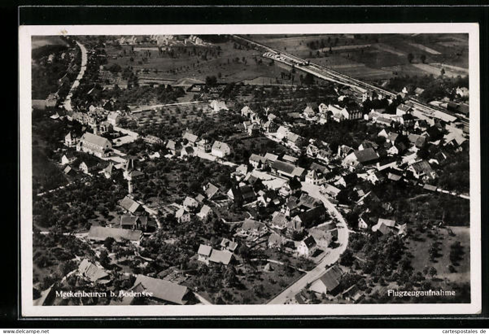 AK Meckenbeuren b. Bodensee, Ortsansicht, Fliegeraufnahme