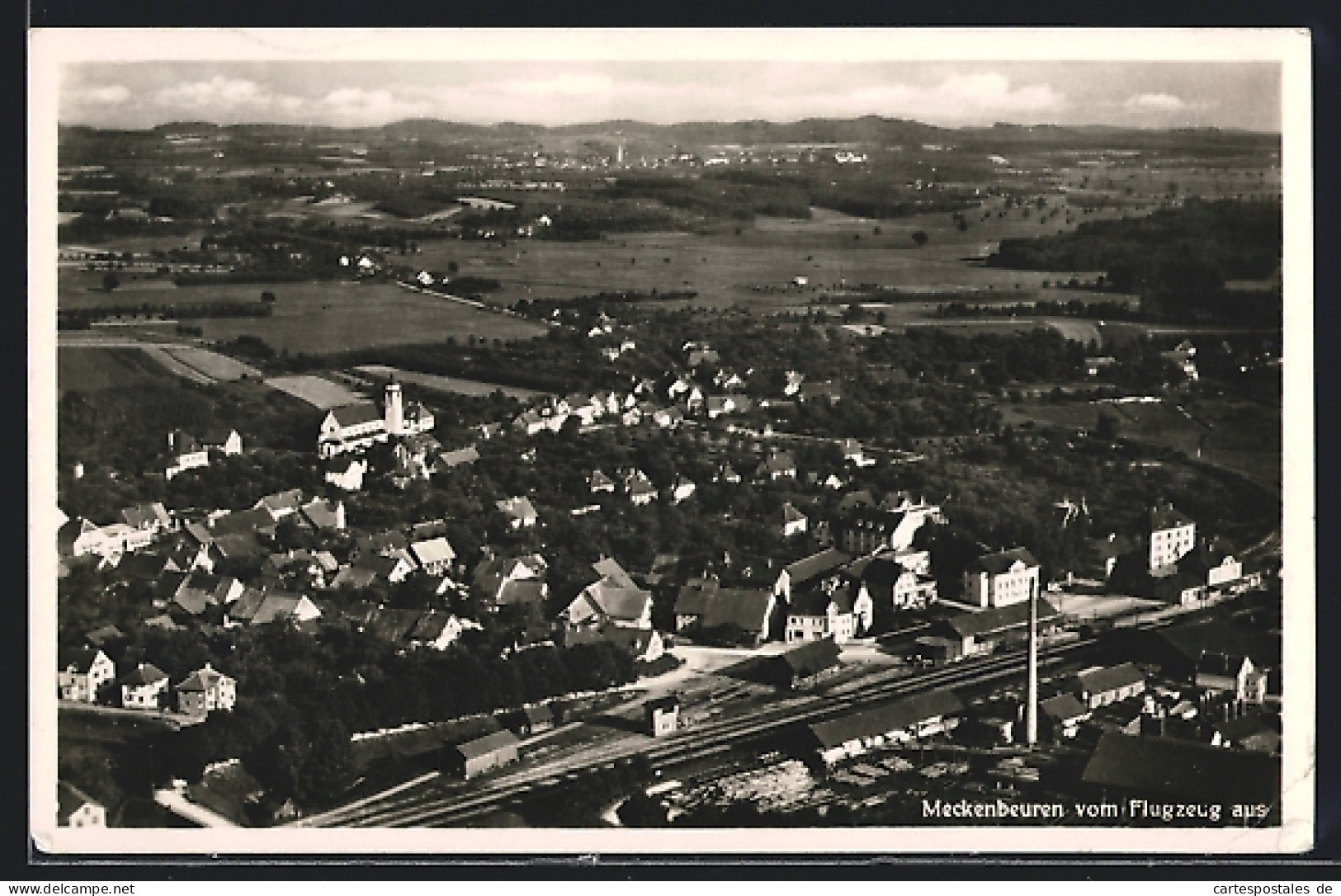 AK Meckenbeuren, Ortsansicht vom Flugzeug aus gesehen