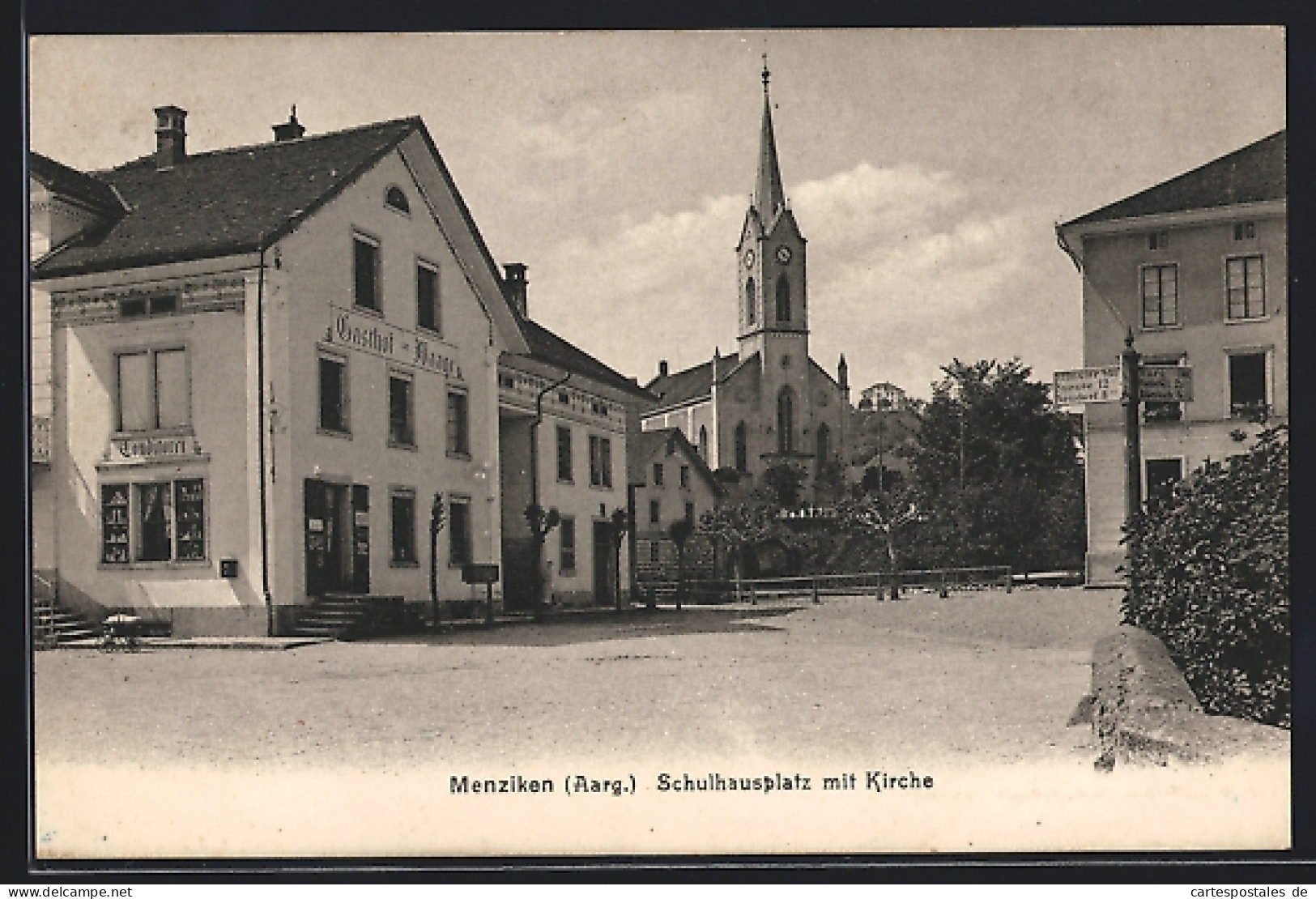 AK Menziken, Schulhausplatz mit Kirche