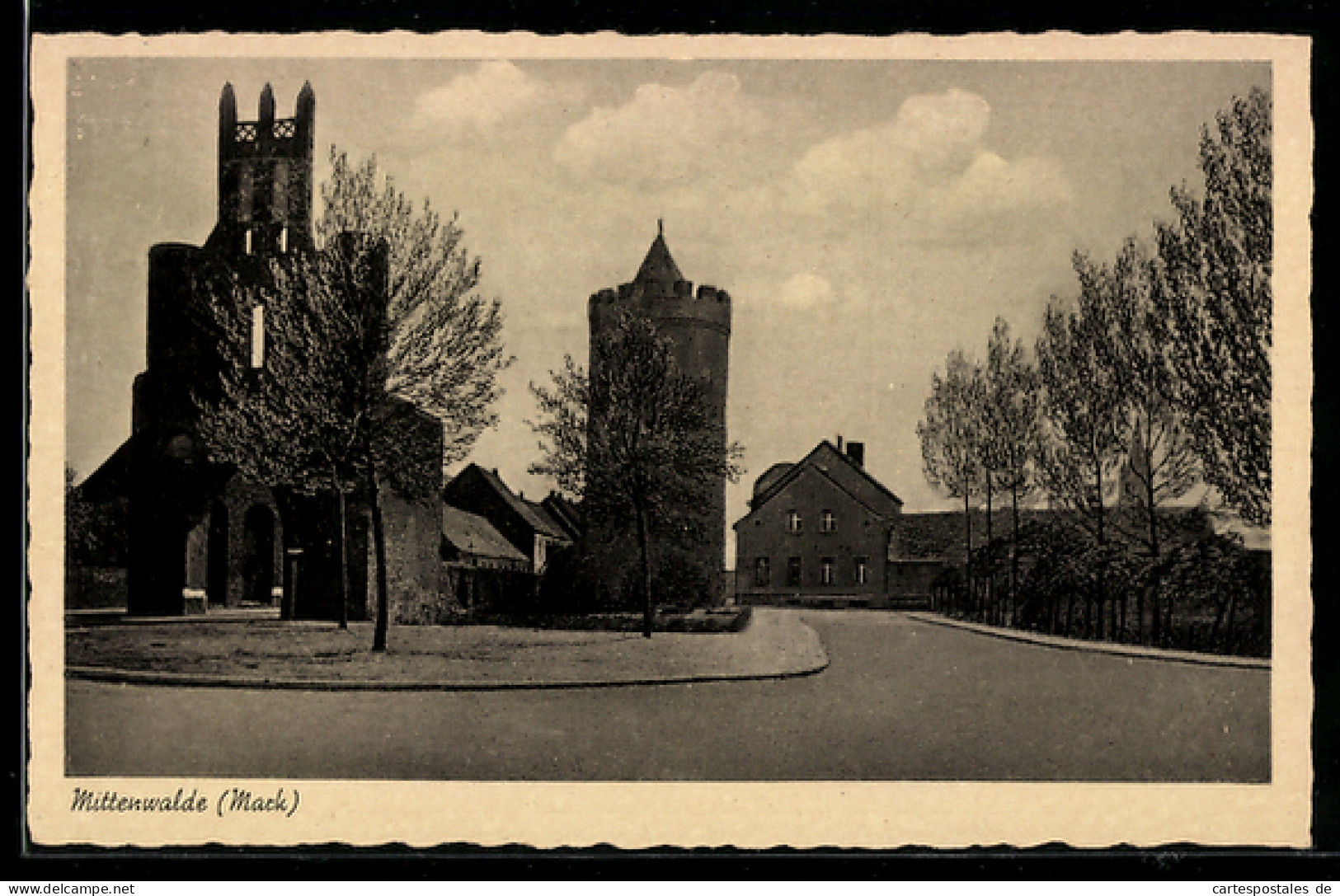 AK Mittenwalde /Mark, Ortspartie mit Turm