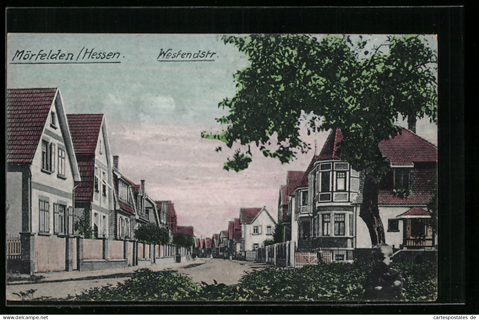 AK Mörfelden-Walldorf, Sicht in die Westendstrasse mit Wohnhäusern