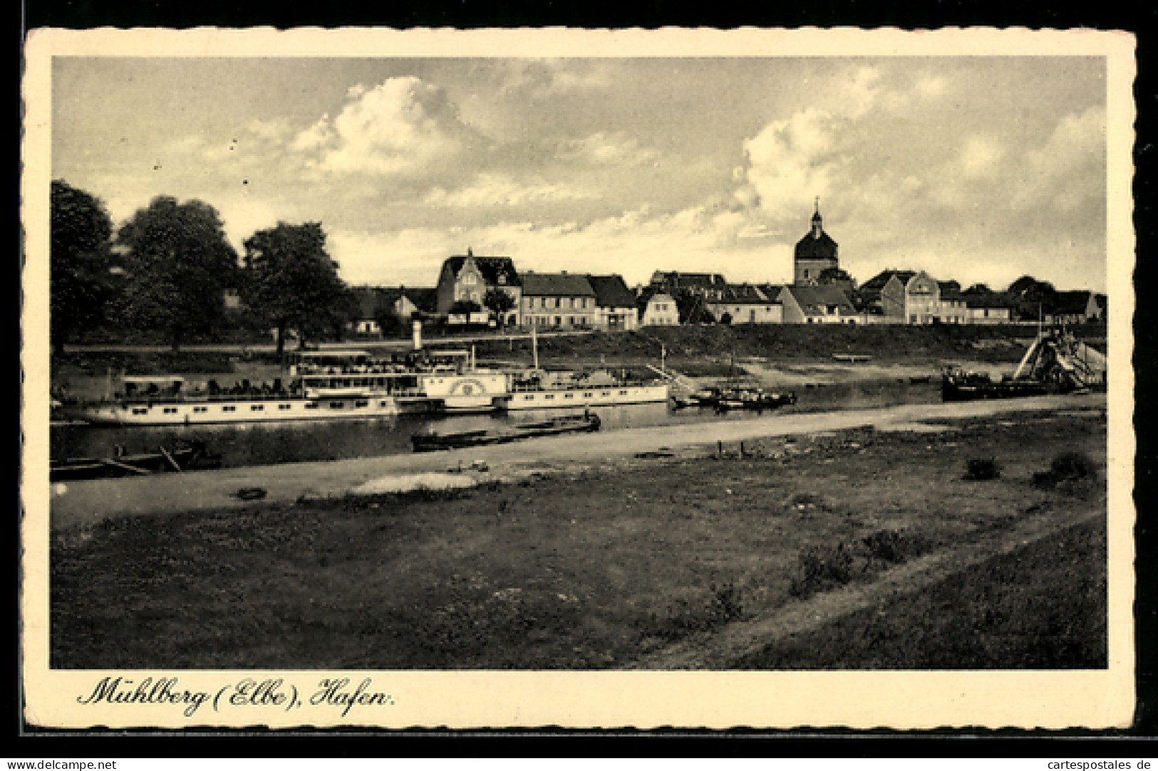 AK Mühlberg /Elbe, Hafen mit Ortspanorama