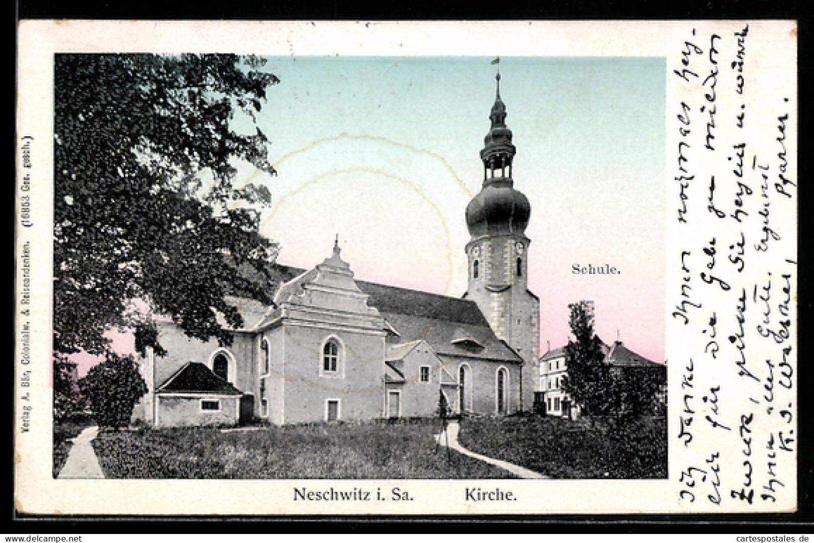 AK Neschwitz, Kirche, im Hintergrund die Schule