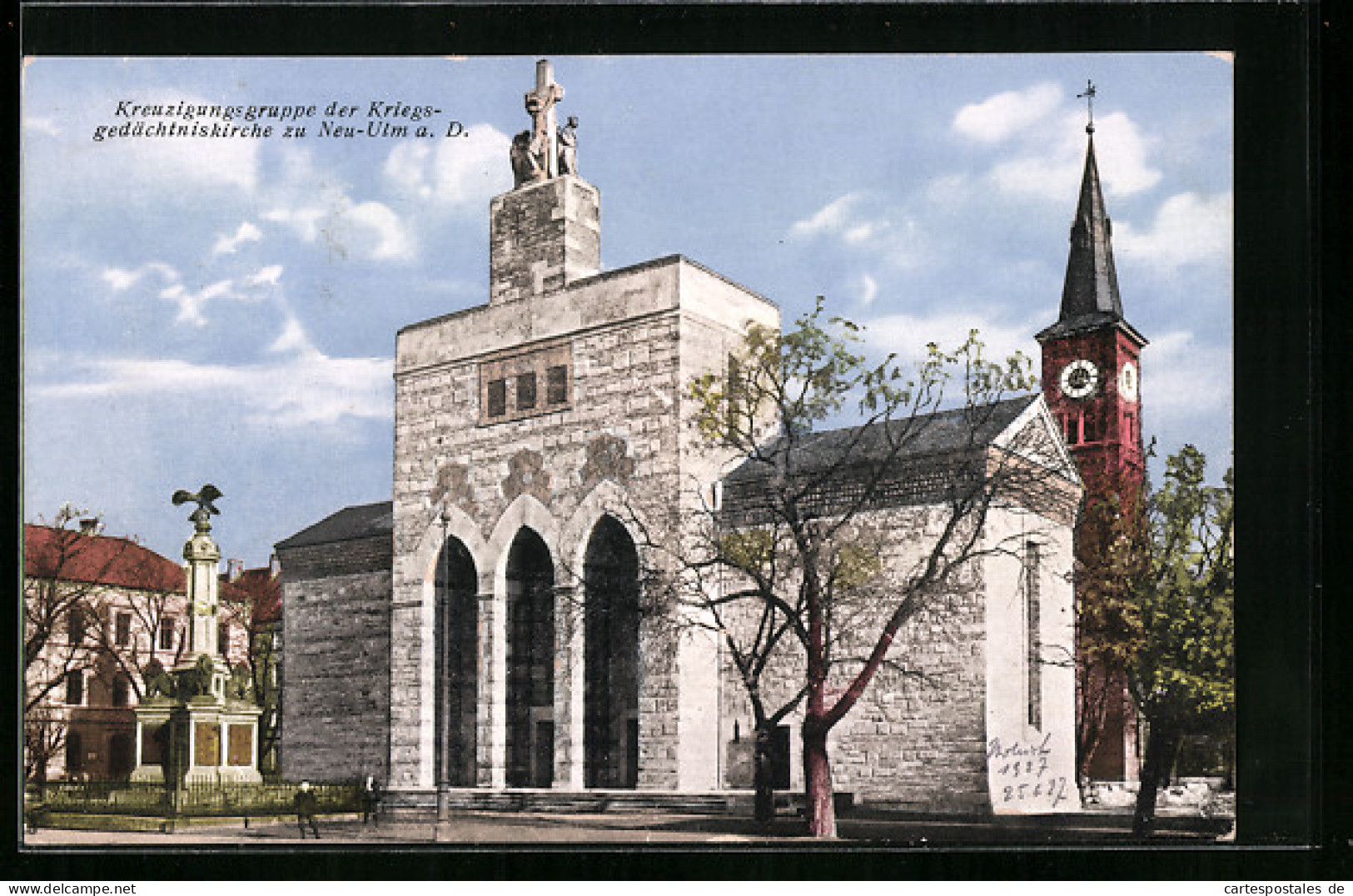 AK Neu-Ulm, Kreuzigungsgruppe der Kriegsgedächtniskirche