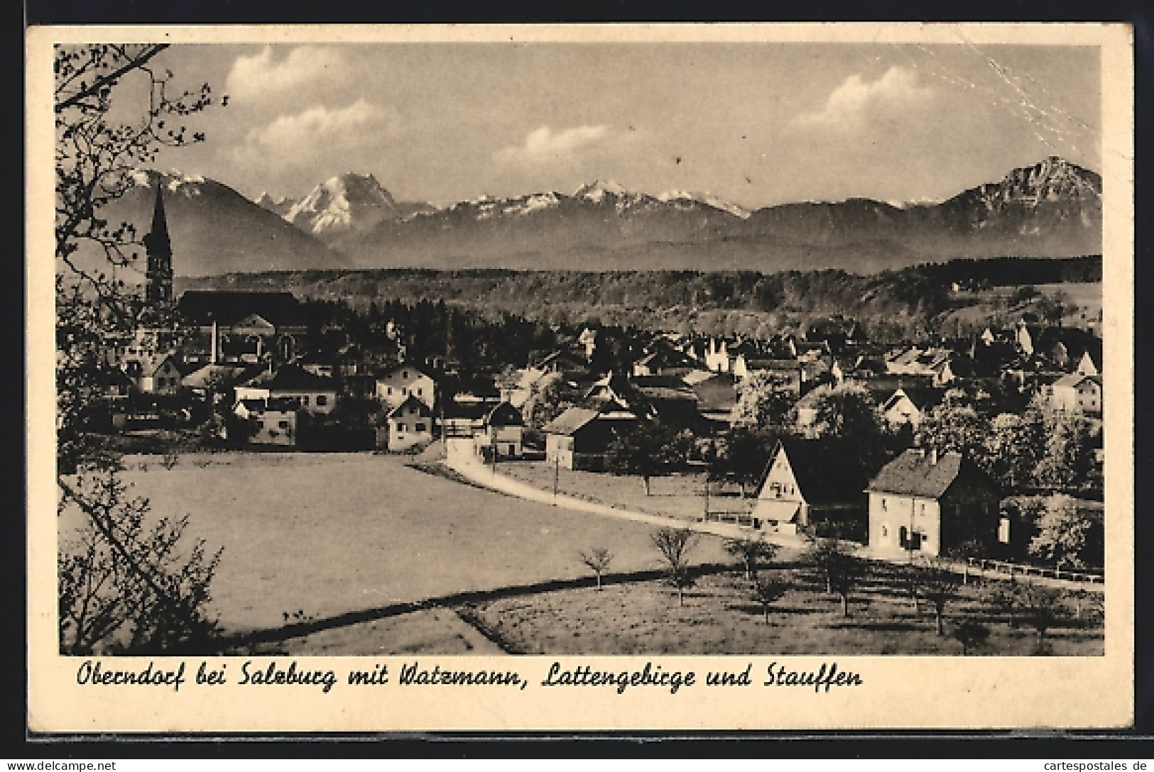 AK Oberndorf bei Salzburg, Ortsansicht mit Watzmann, Lattengebirge und Stauffen
