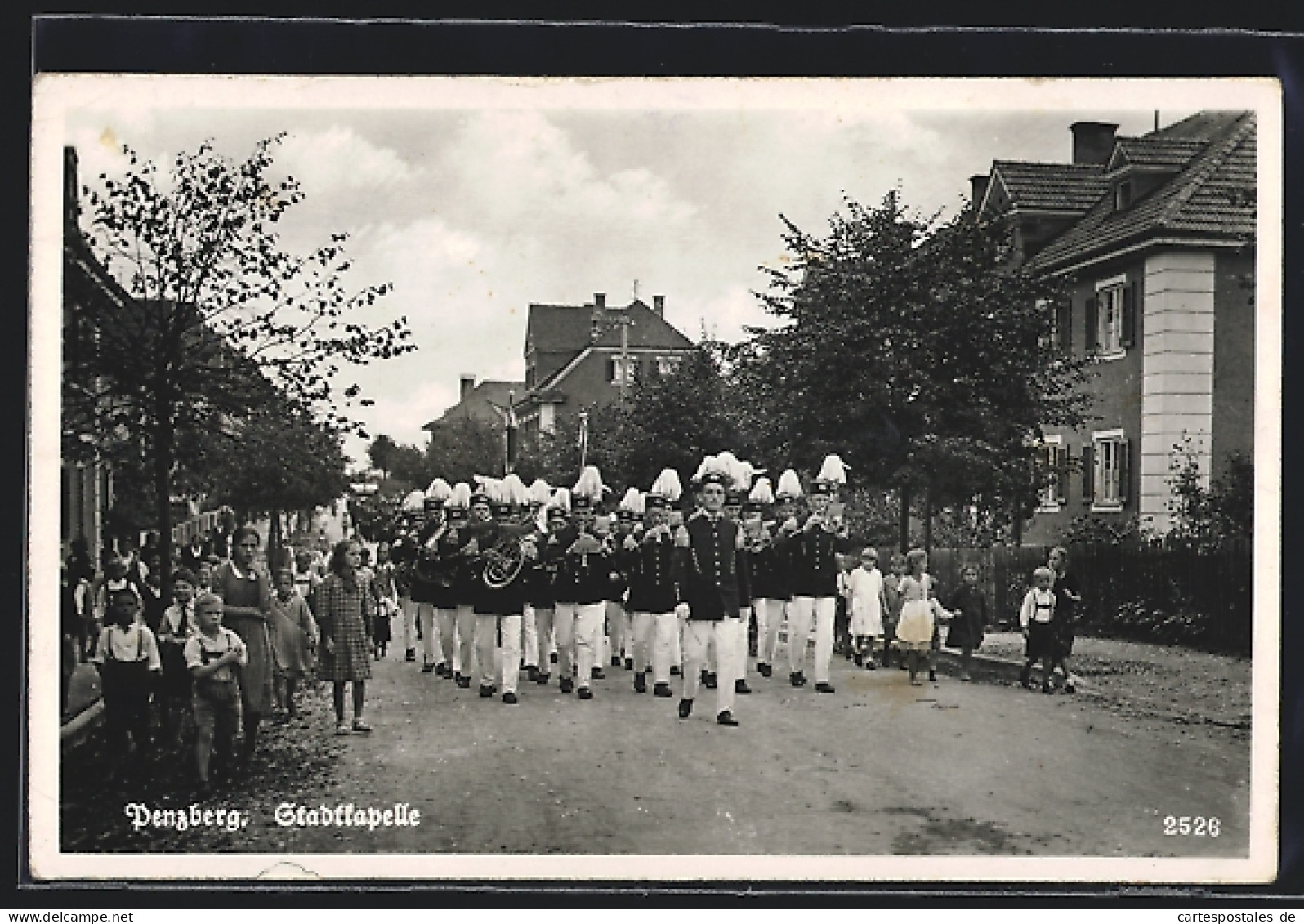 AK Penzberg /Bay., Strassenparade der Stadtkapelle, Kinder