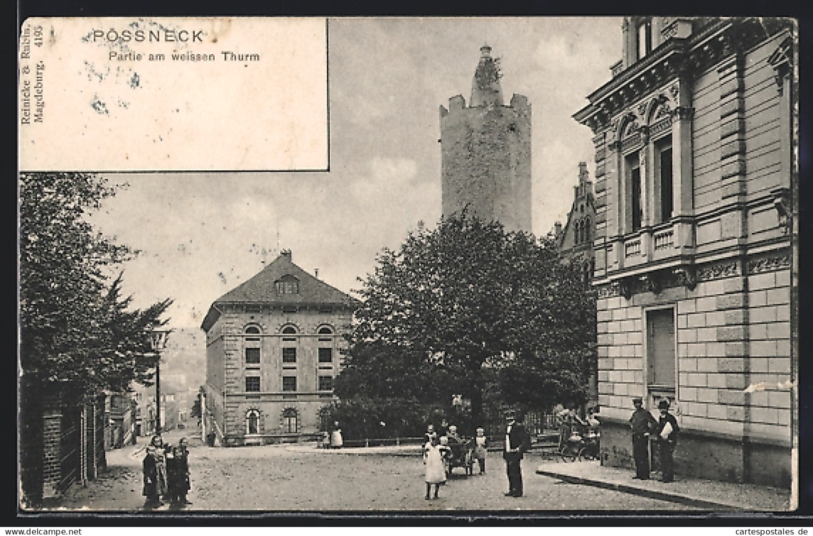 AK Pössneck, Strassenpartie mit weissem Turm